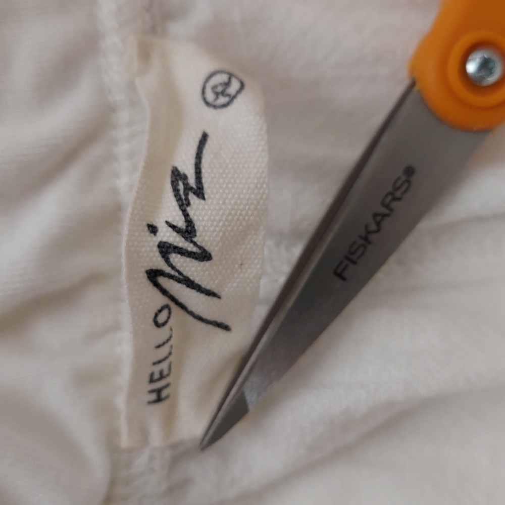 - Hello Miz Drawstring Maturnity High Waist Linen White Shorts, Size XL Like New - Picture 6 of 10